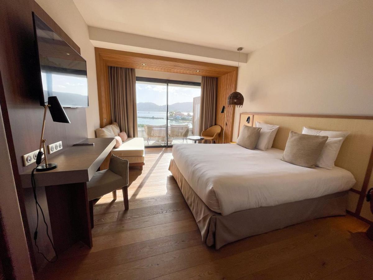 Deluxe King Room Sea View
