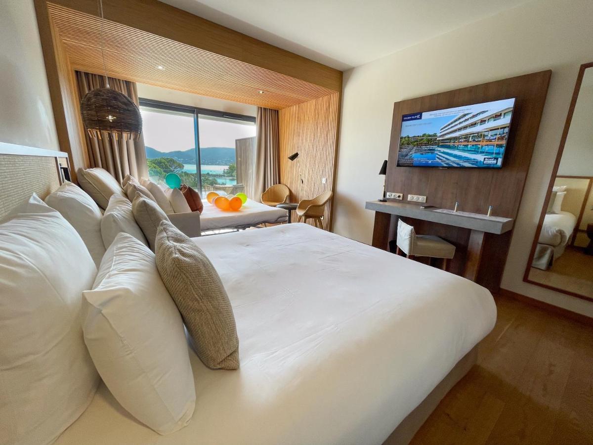 Junior King Suite Sofa Bed Sea View