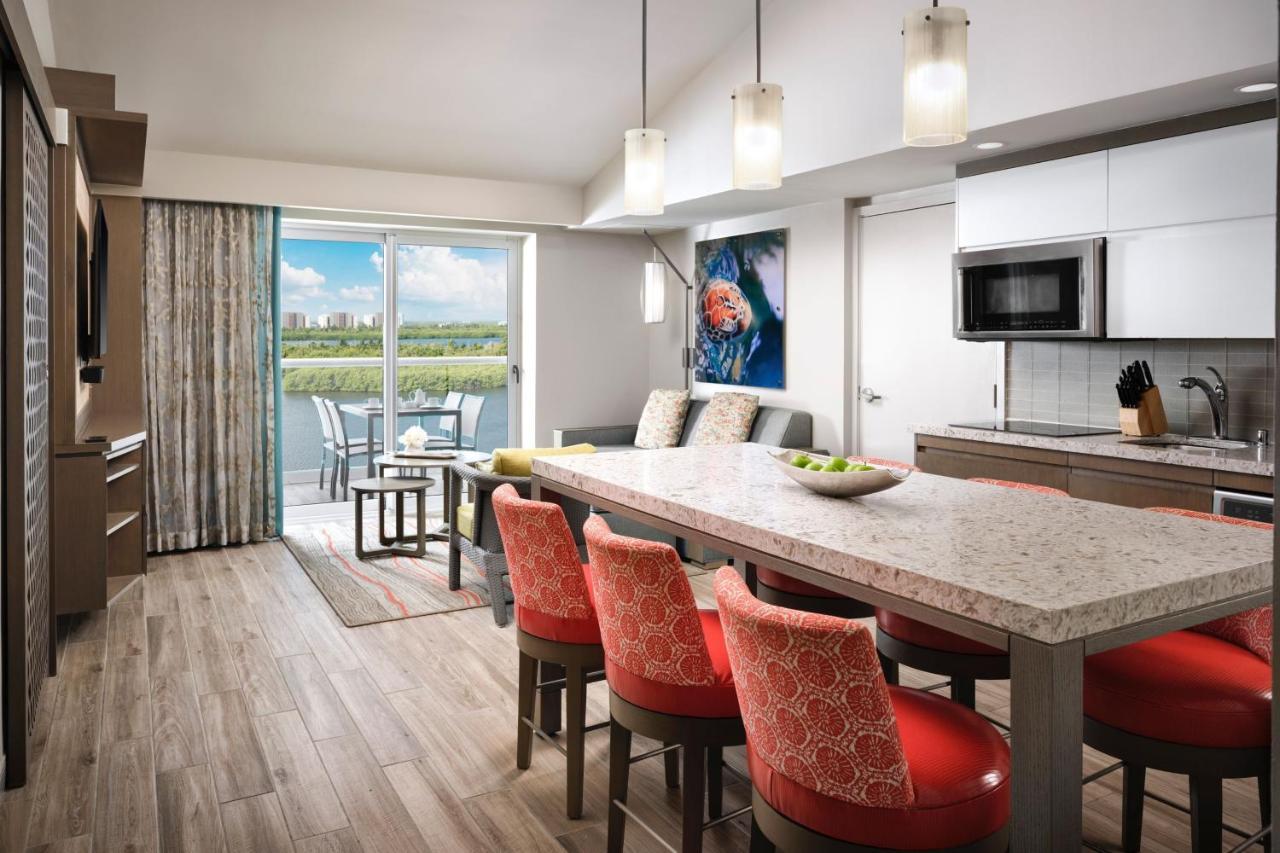 Two-Bedroom Villa with Balcony and Lagoon View