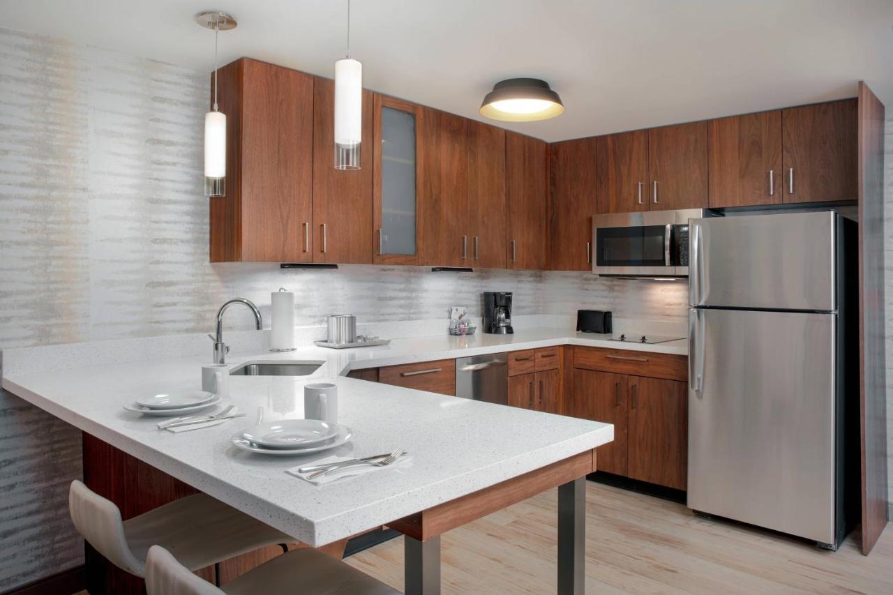 1 Bedroom Suite, 1 King