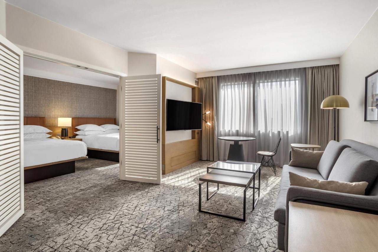 Club level Suite 2 Double Sofa bed High floor