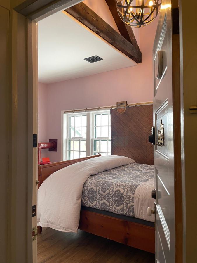 Queen Room with Spa Bath