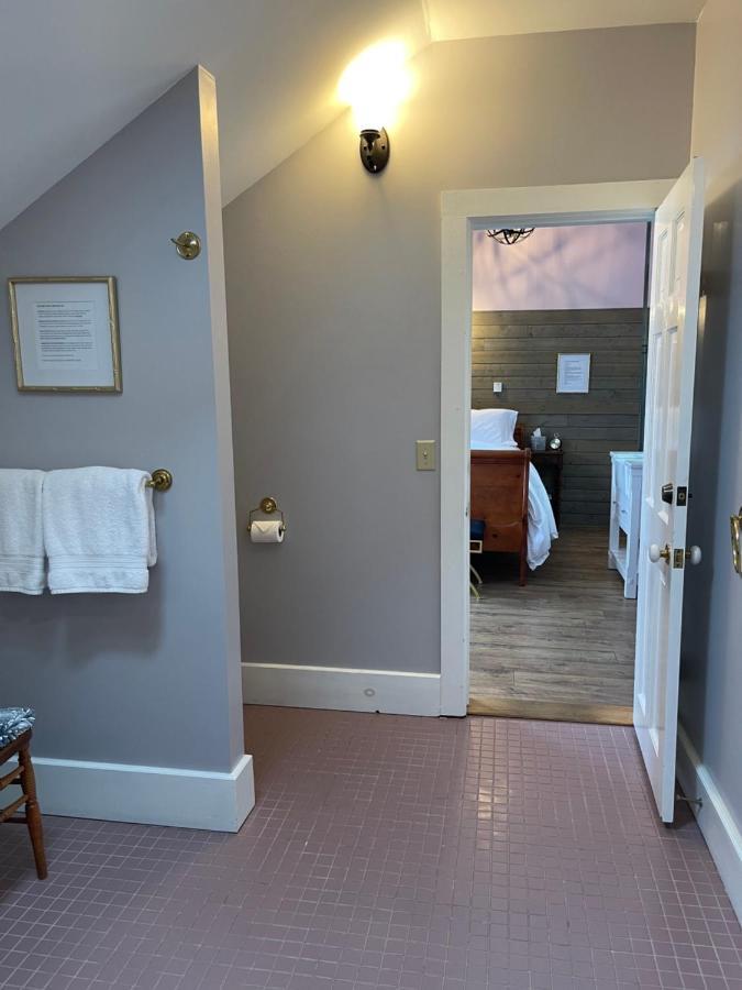 Queen Room Spa Bath