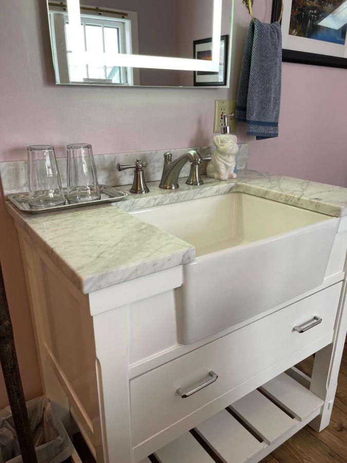 Queen Room Spa Bath