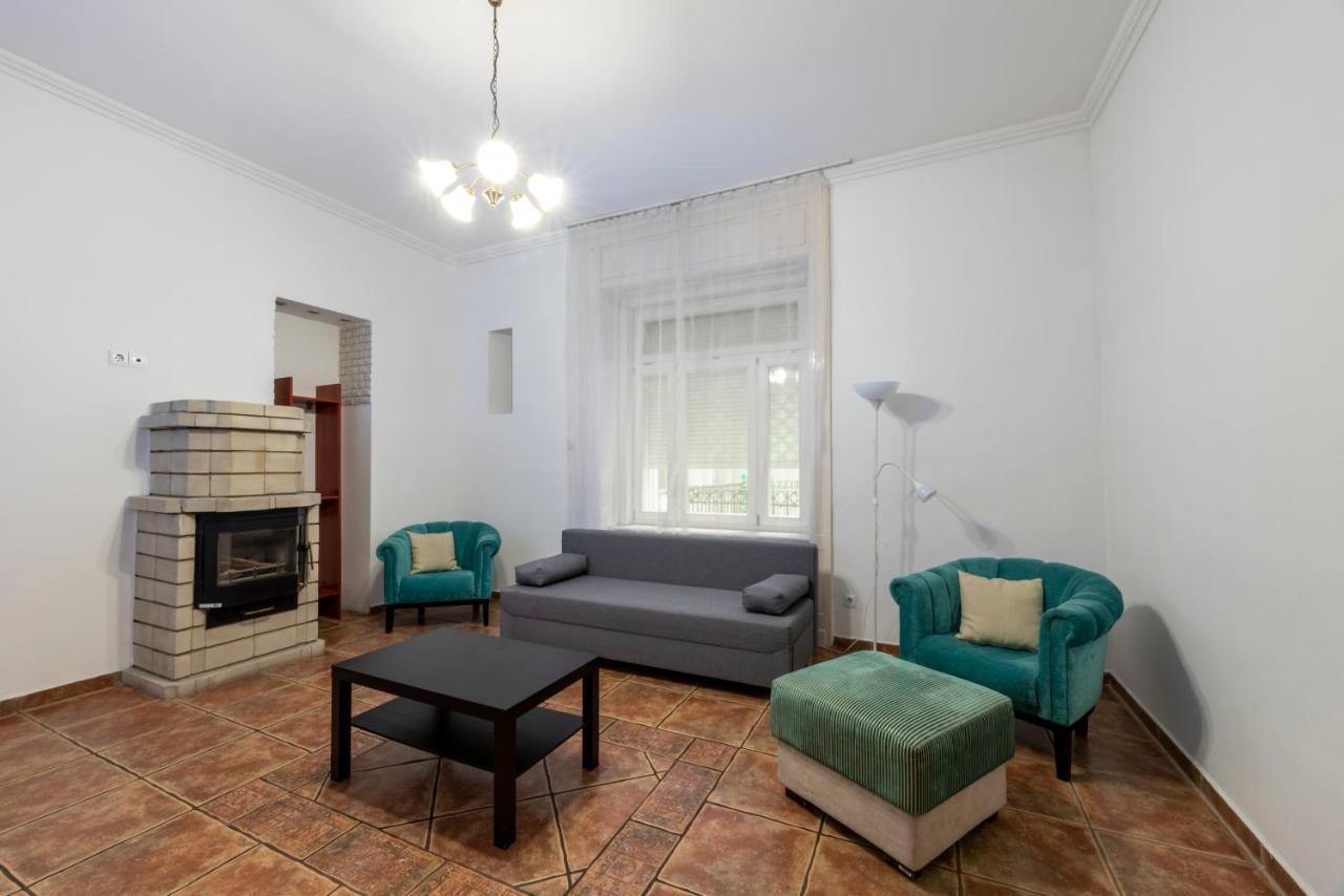 Large Two-Bedroom Apartment