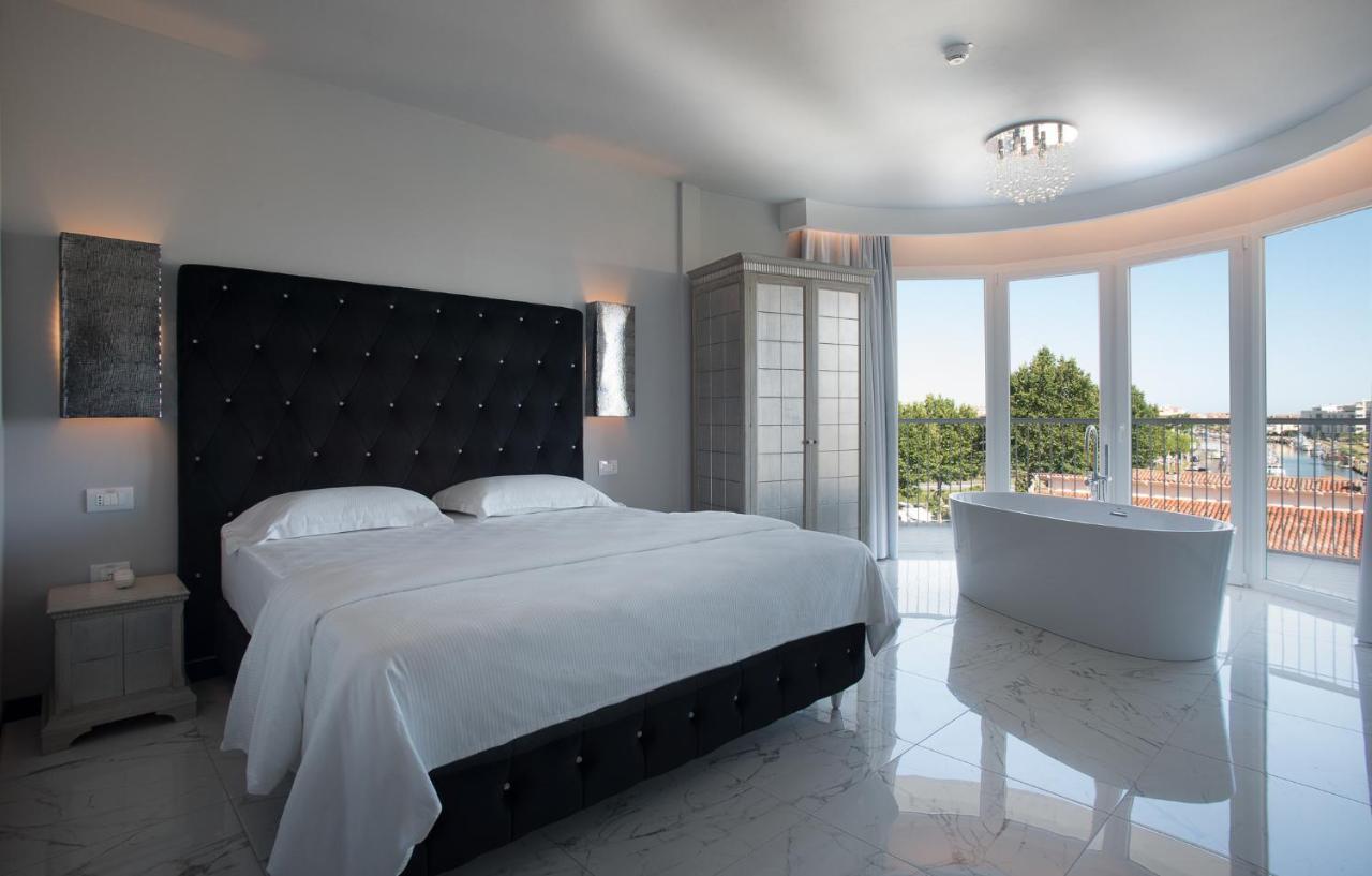 Romantic Room