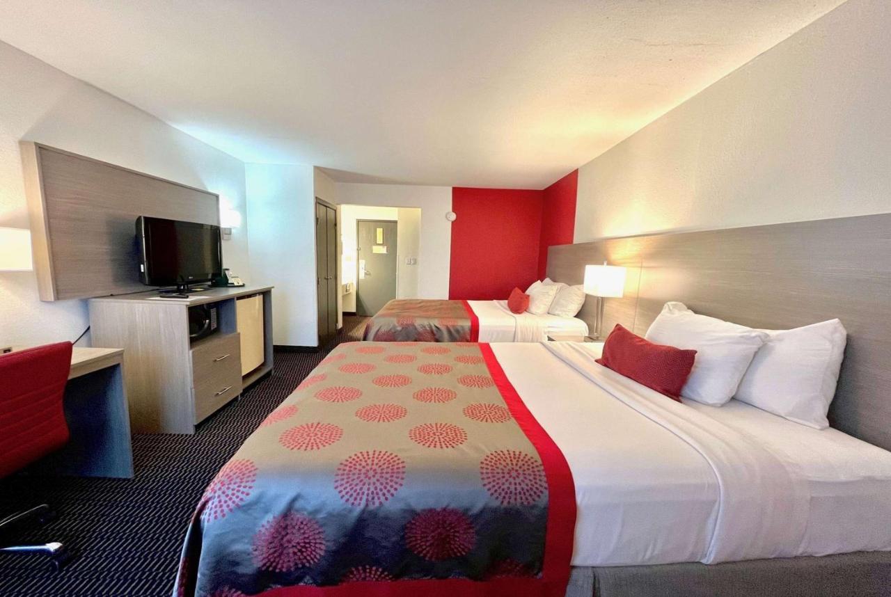 Queen Room Two Queen Beds Non-Smoking