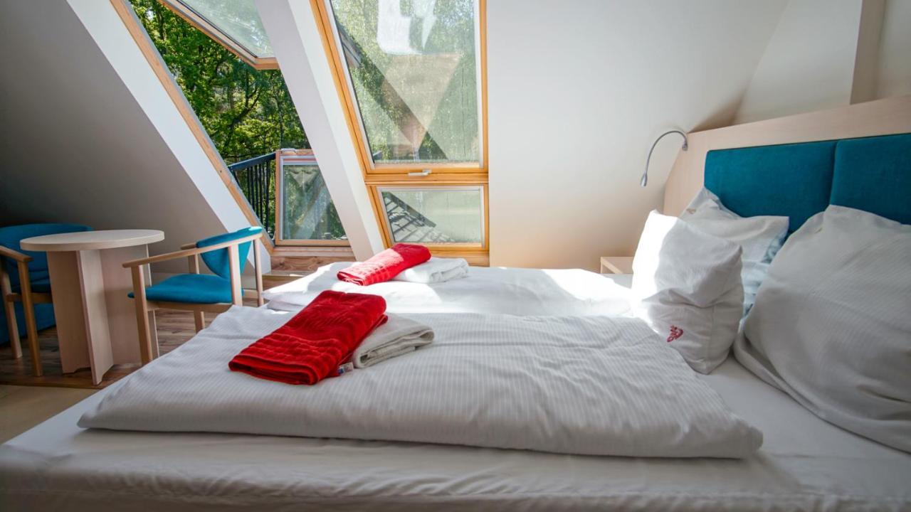 Double or Twin Room,1242997831:JPEG