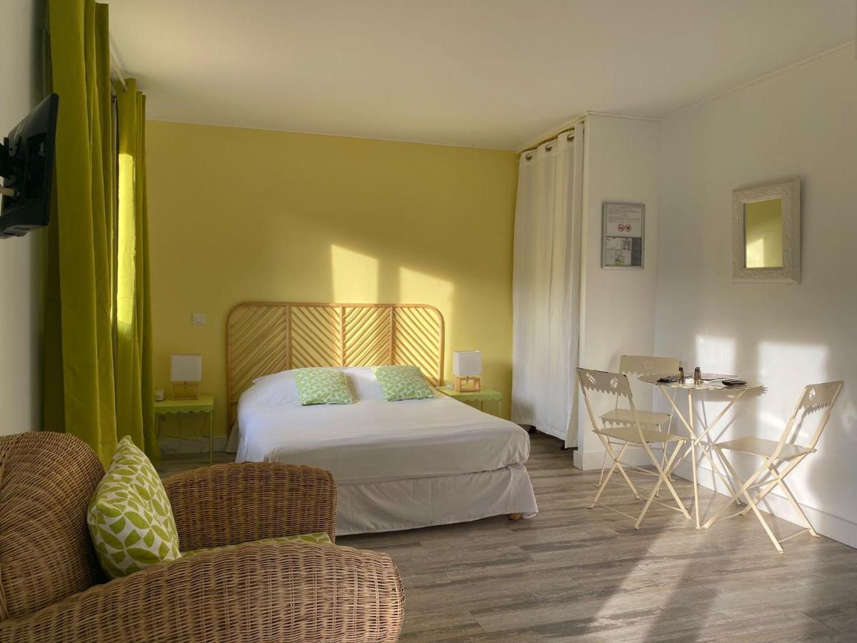 Triple Room Road Side