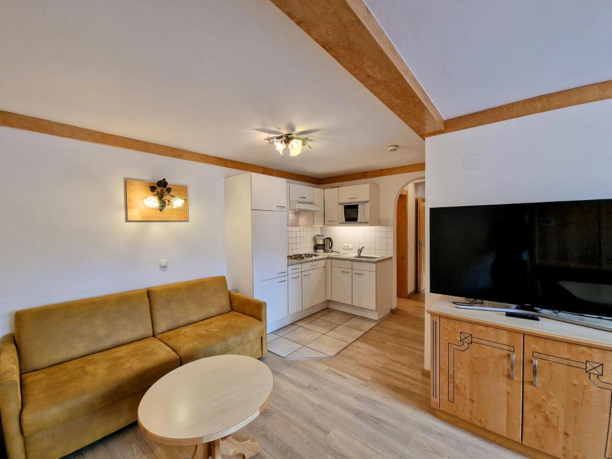 Two-Bedroom Apartment,1386971729:JPEG