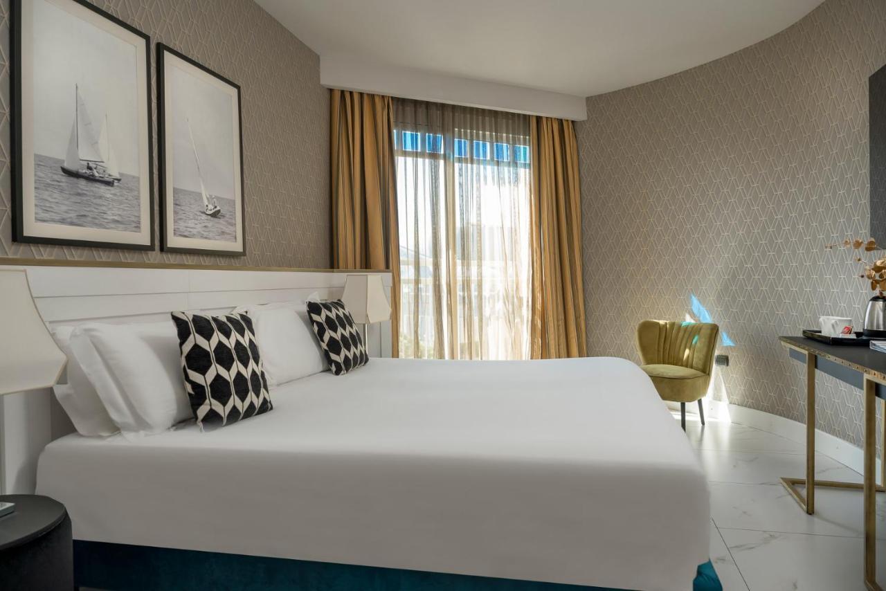 Single Room City View Spa Access