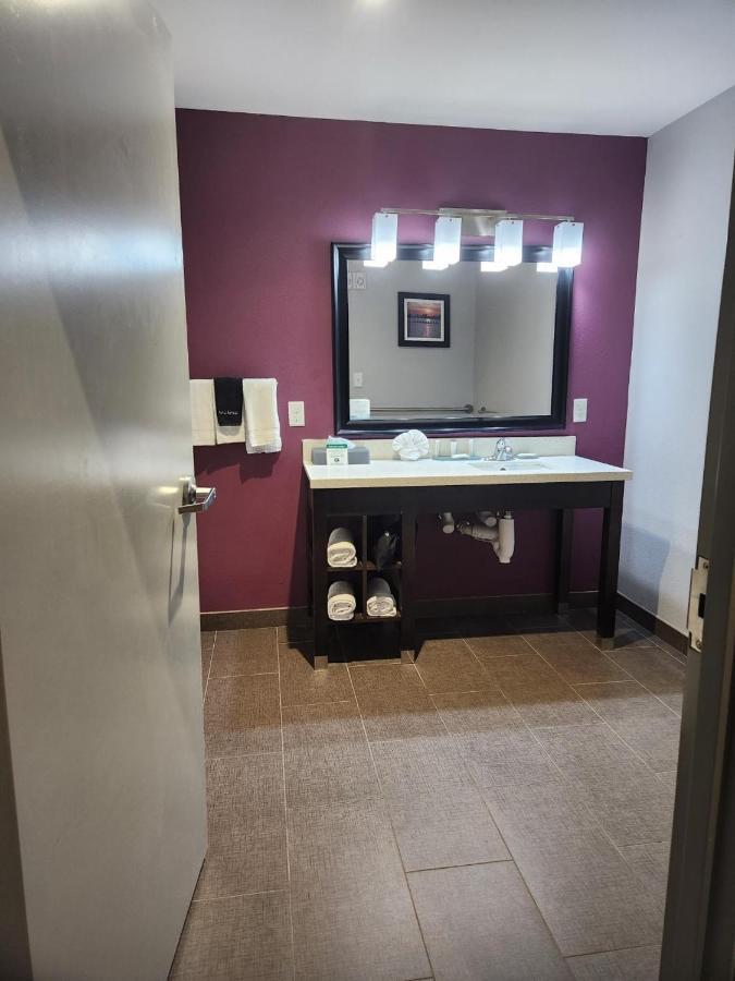 King Room Roll Shower Mobility or Hearing Accessible Non-Smoking