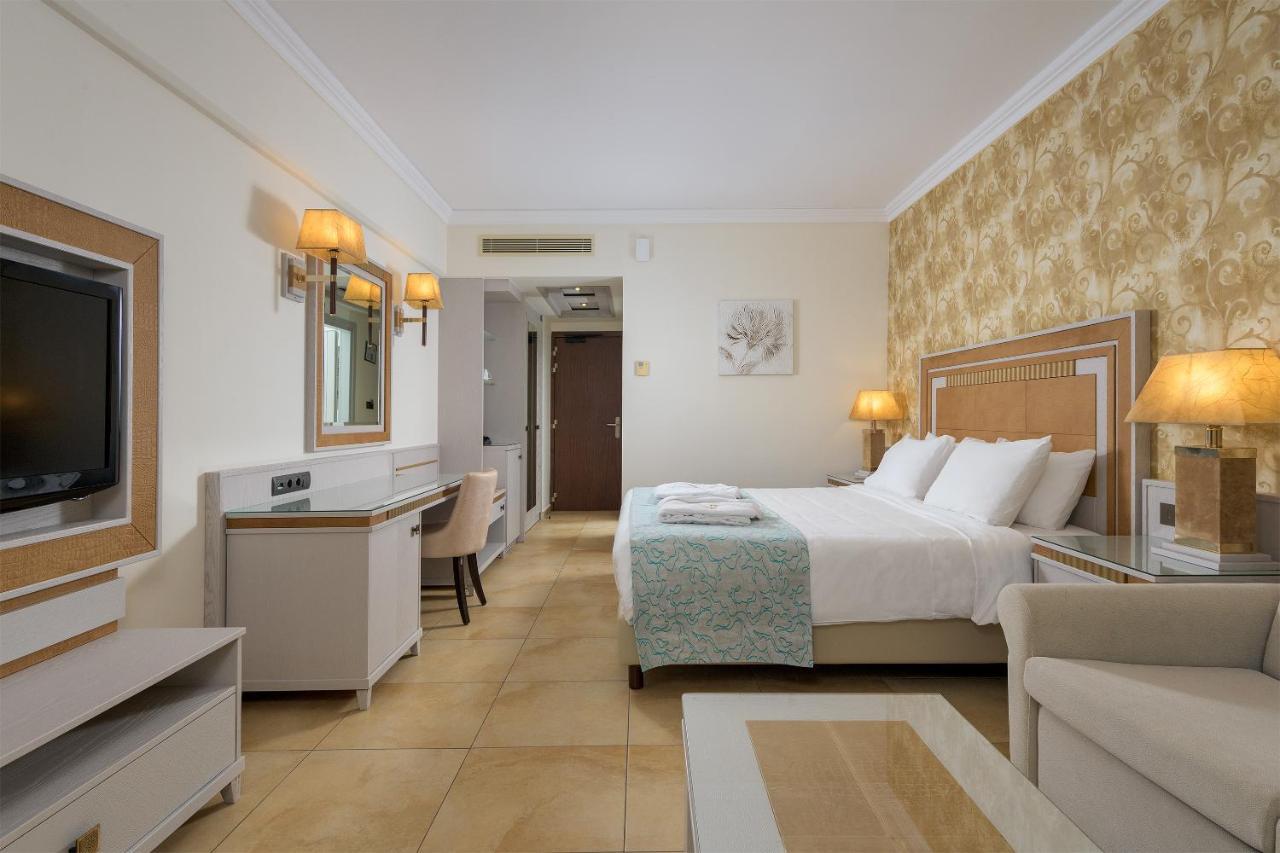 Superior Double or Twin Room Garden View