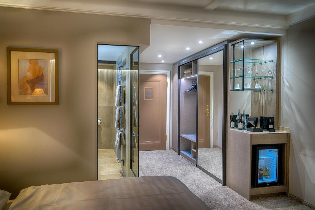 Superior Double Room Lake View Balcony or Terrace