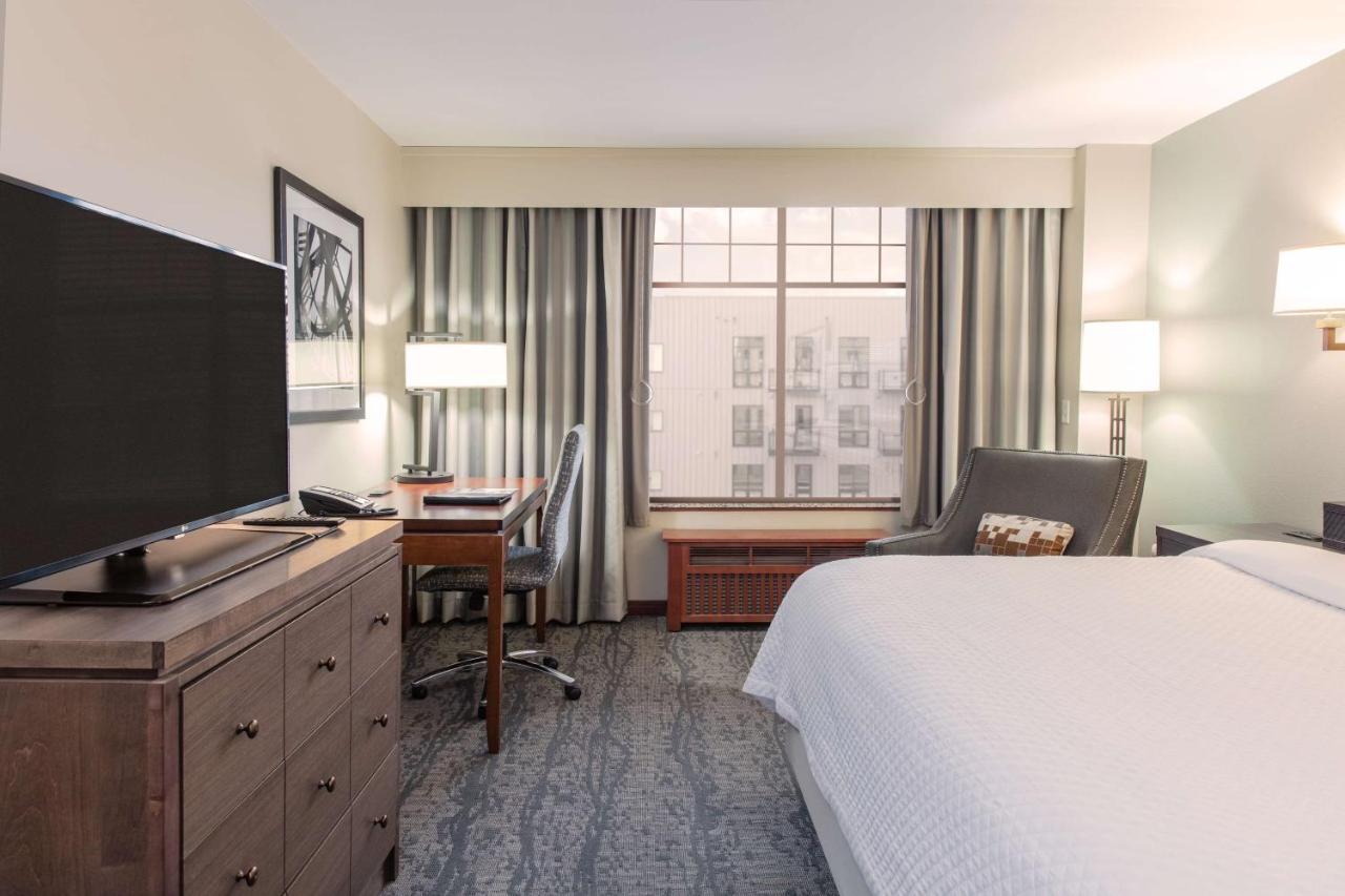 King Room with Roll-In Shower - Disability Access