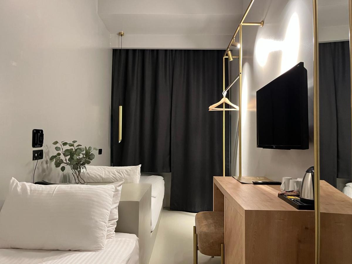 Family Room,1389562946:JPEG