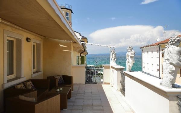 Suite Terrace Lake View