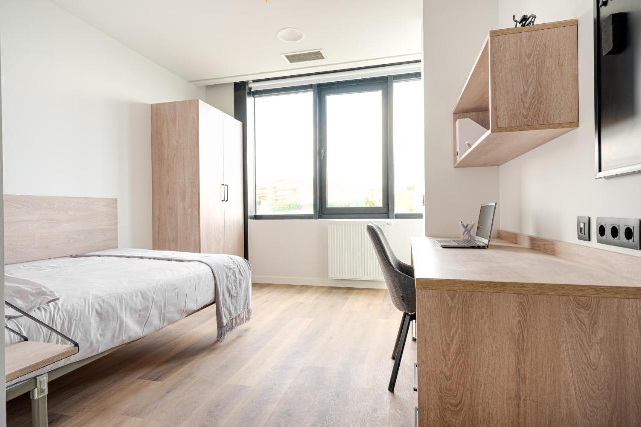 Single Room,1395974183:JPEG