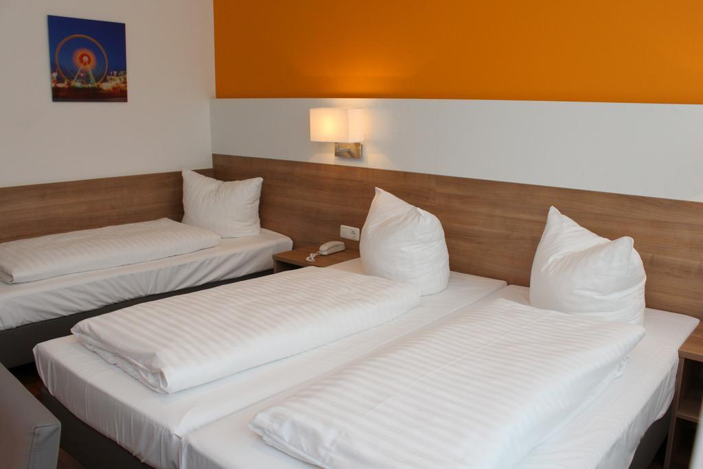 Comfort Triple Room