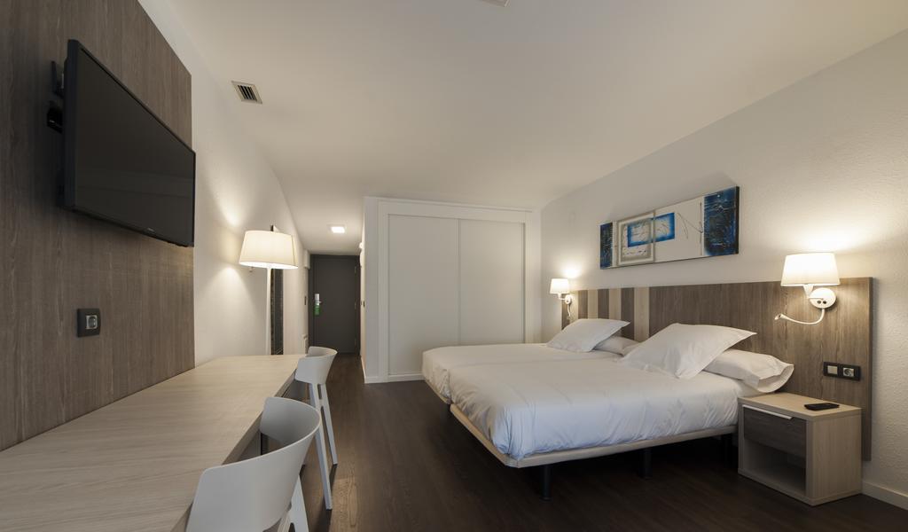 Triple Room (3 Adults),1498477240:JPEG