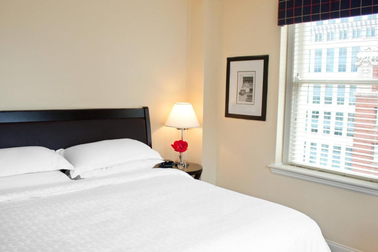1 Bedroom Junior Suite 1 King Low floor