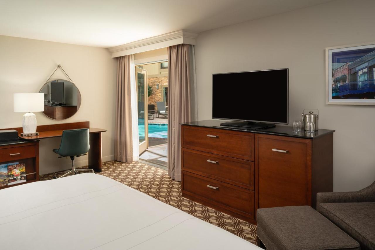 Guest room 2 Queen Pool view Ground floor Pool access