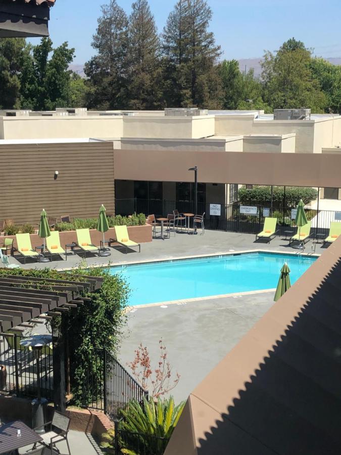 Preferred King Pool View