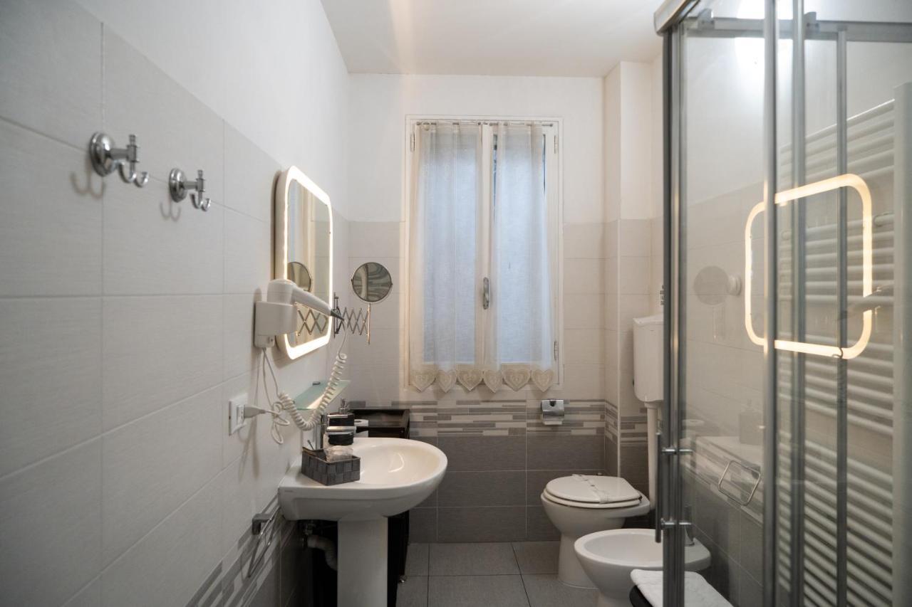 Twin Room Private Bathroom