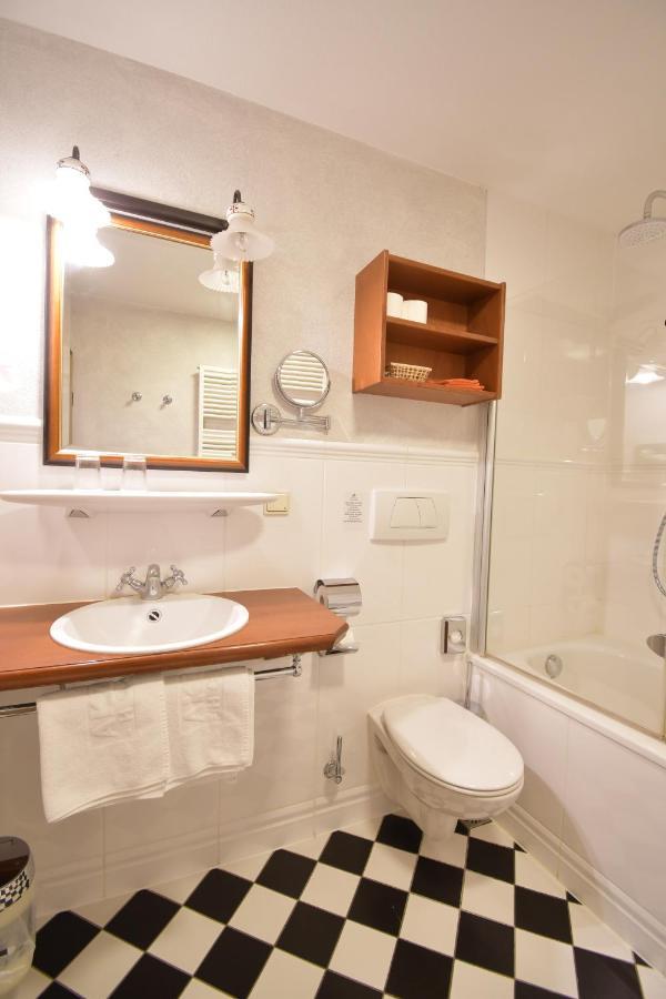 Large Double Room