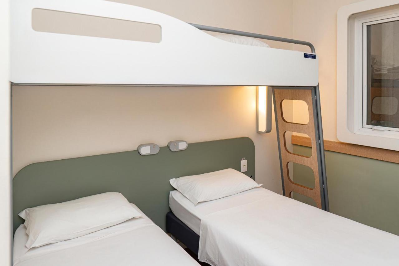 Standard Triple Room Three Single Beds