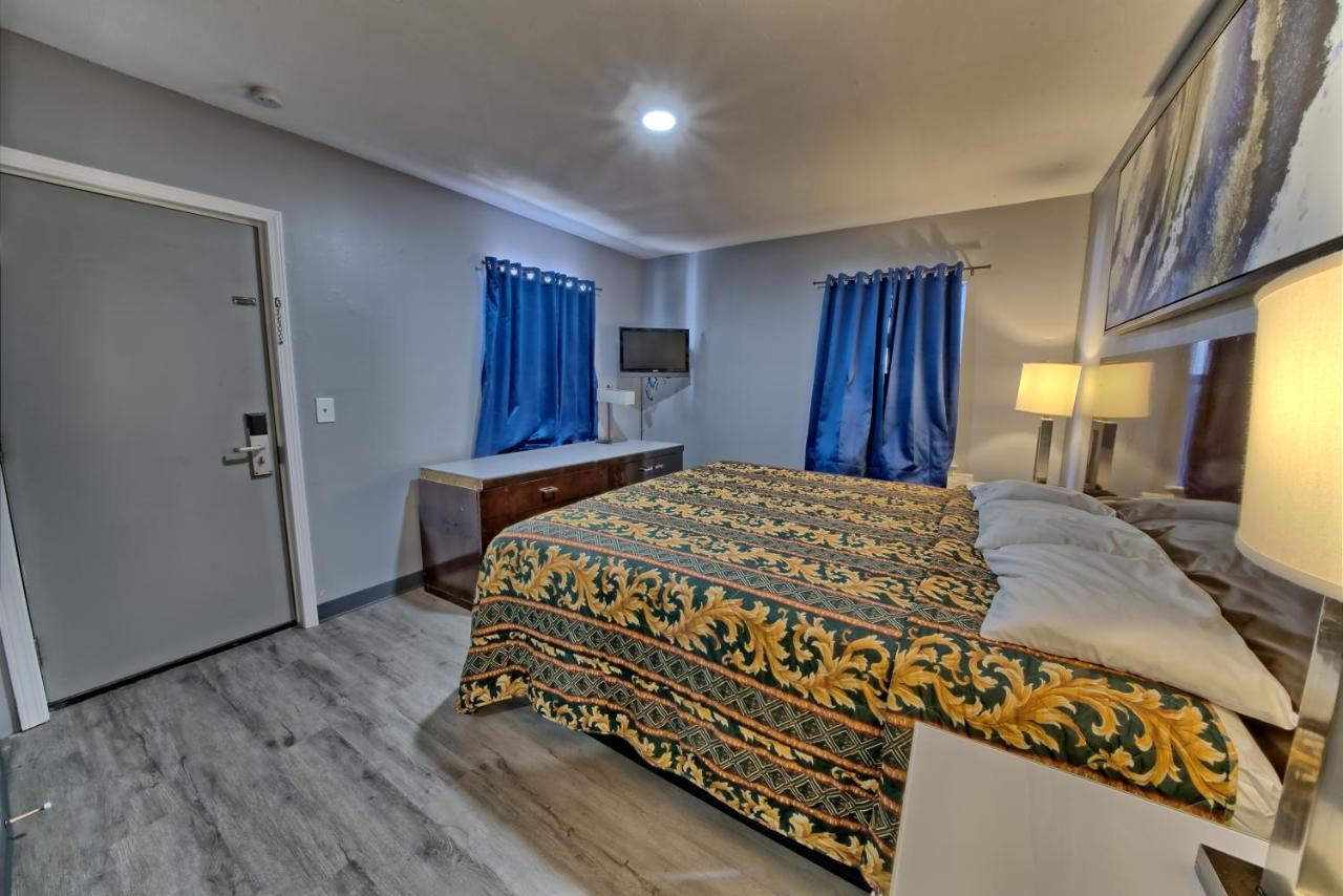 One-Bedroom Apartment Kitchenette