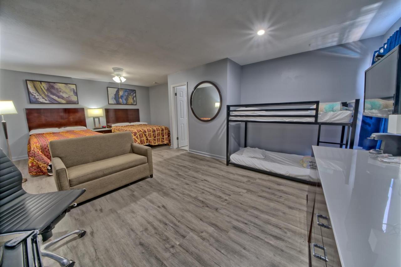Deluxe Family Room