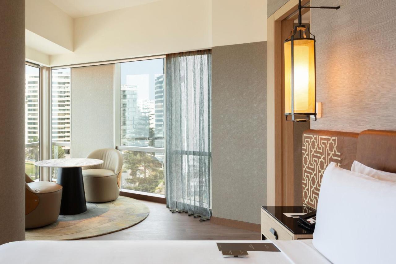 Contemporary Superior King Room Oceanfront