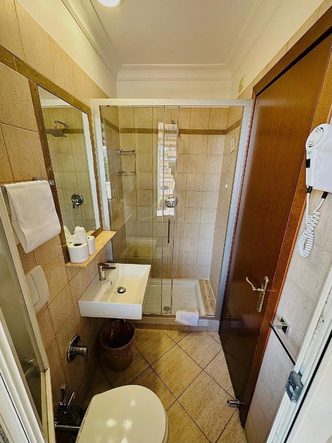 Triple Room,1397281415:JPEG