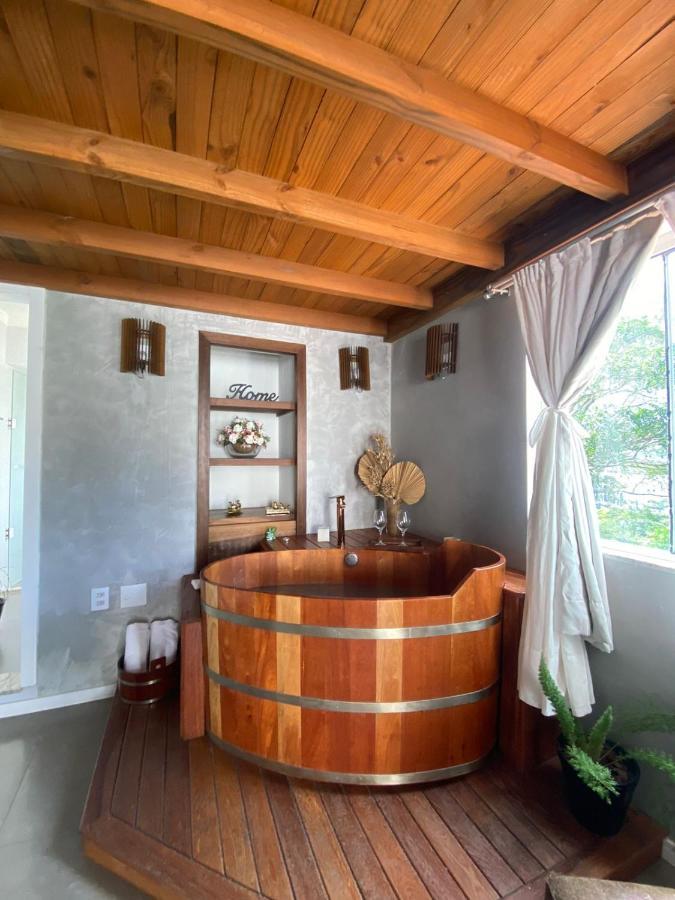 Deluxe Suite Spa Bath