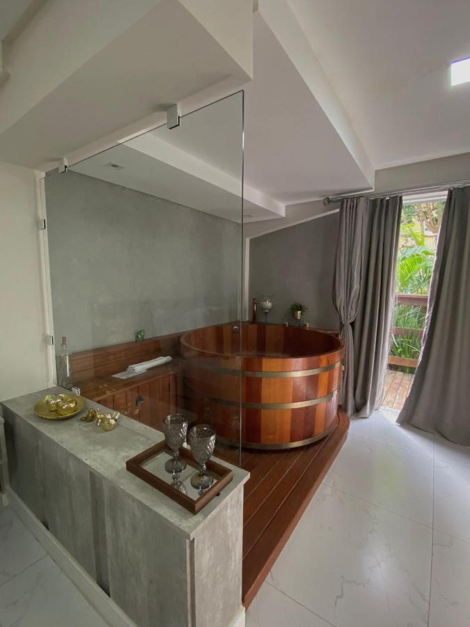 Deluxe Suite Spa Bath