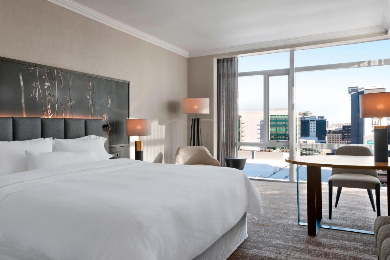 Executive King Room,1395702503:JPEG