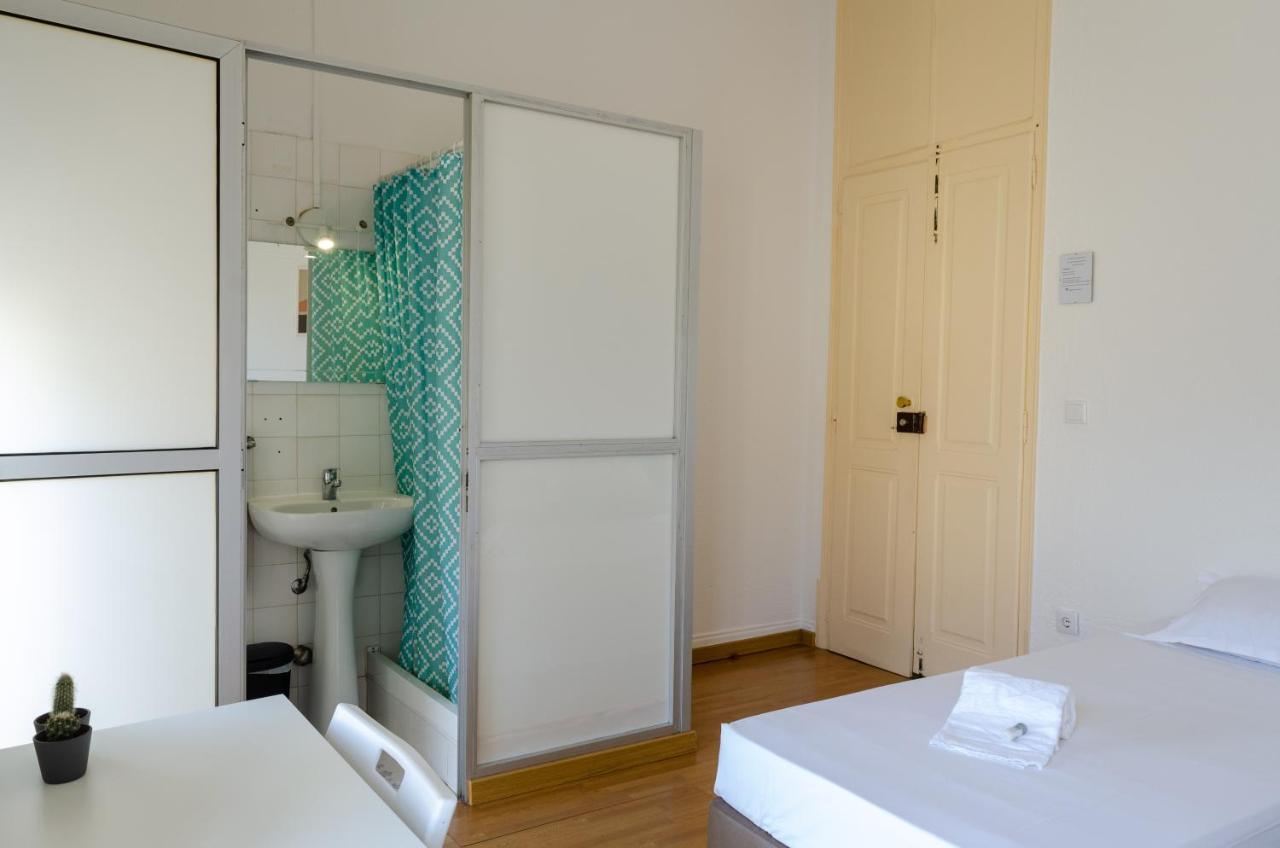 Double or Twin Room Private Bathroom