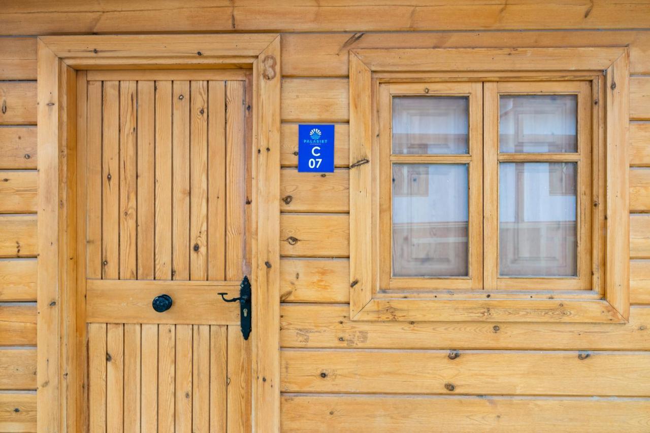 Wood Cabin