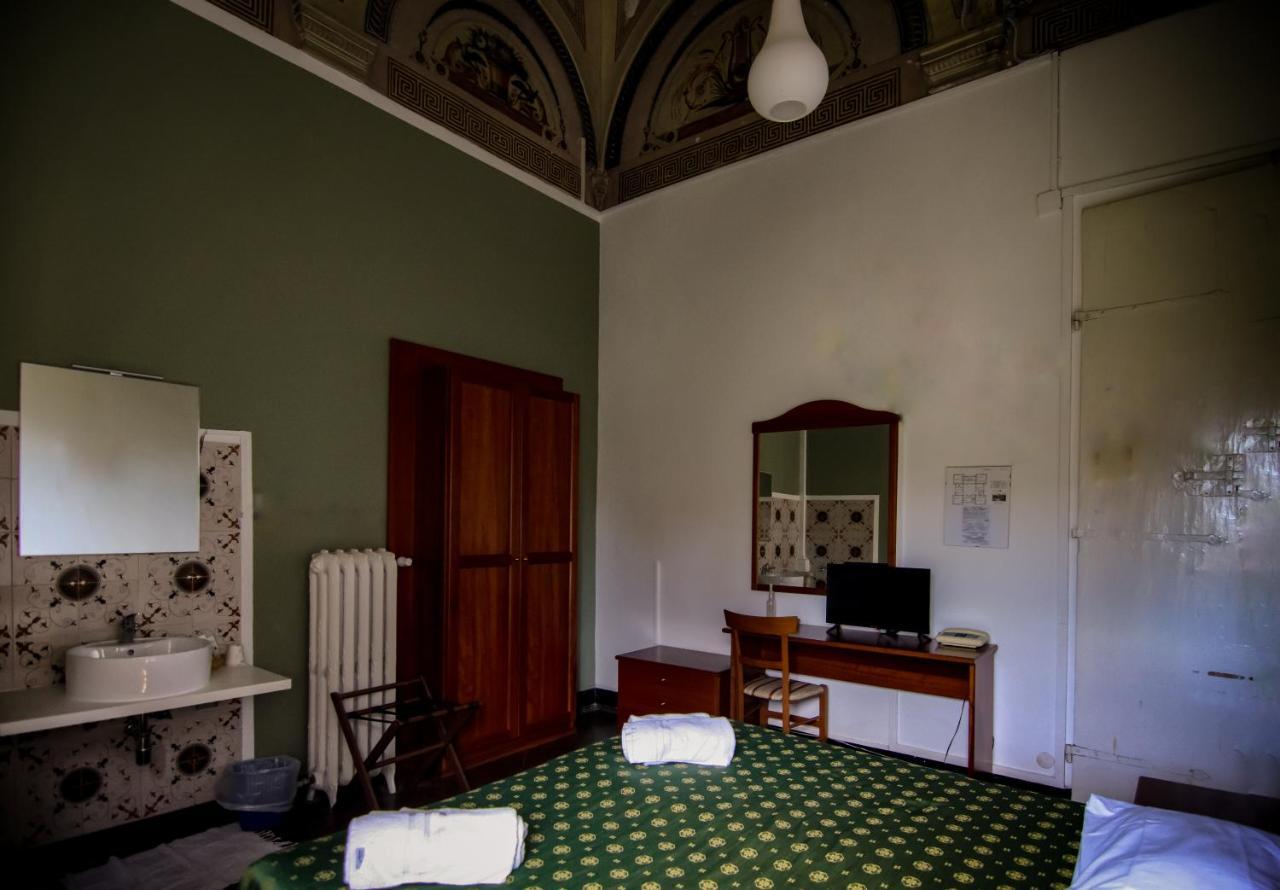 Double or Twin Room with Private External Bathroom,1396093850:JPEG