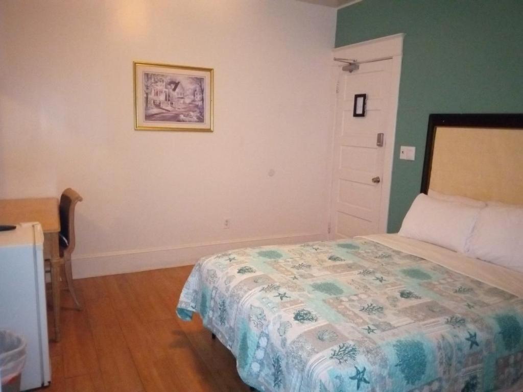 Queen Room