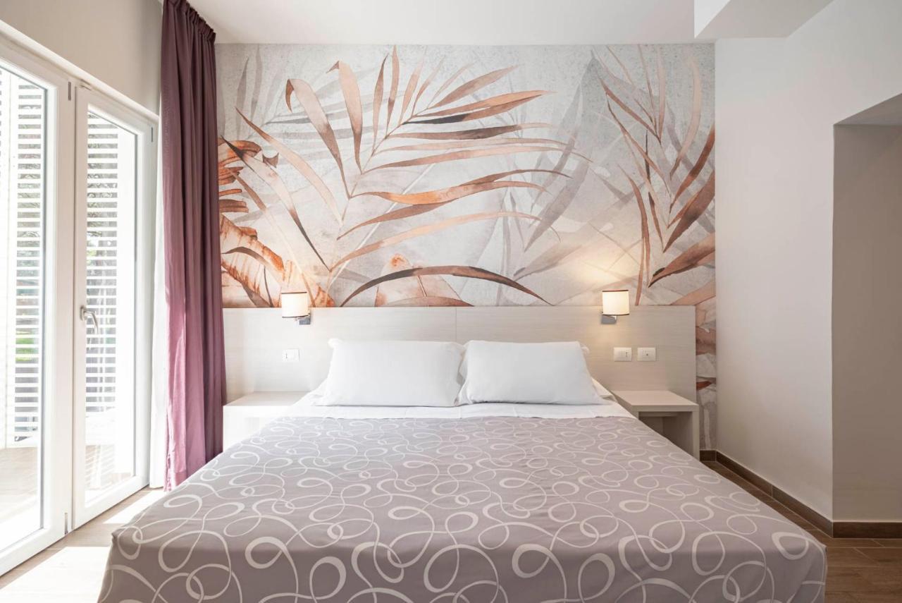 Superior Double Room Terrace Pinewood View