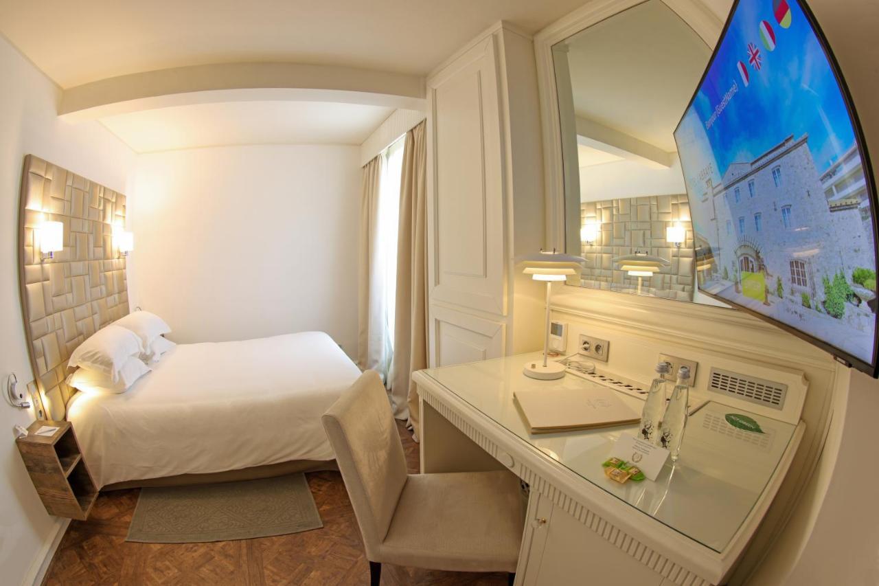 Chambre avec Terrasse - Vue sur Citadelle et Mer