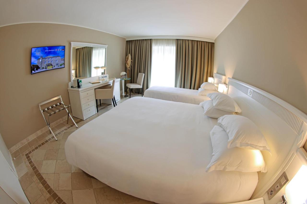 Deluxe Triple Room Sea View