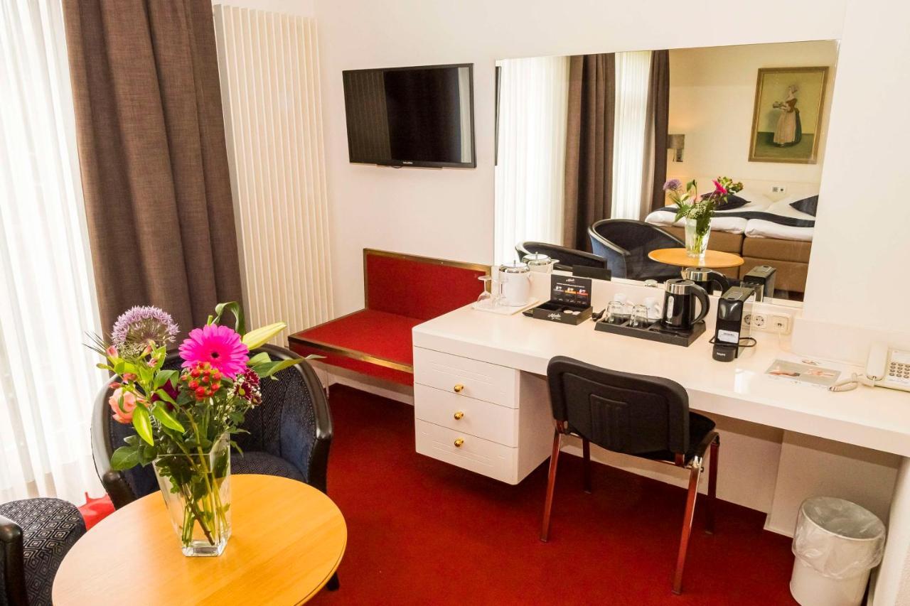 Junior Suite Two Single Beds