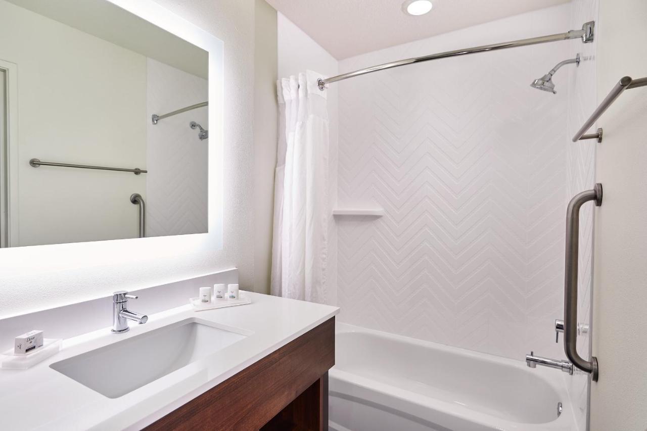 Queen Suite Two Queen Beds