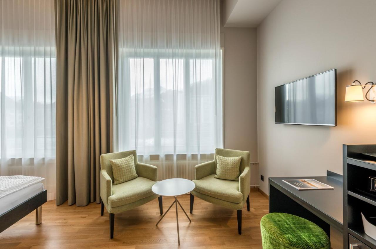 Superior Triple Room River Mountain View