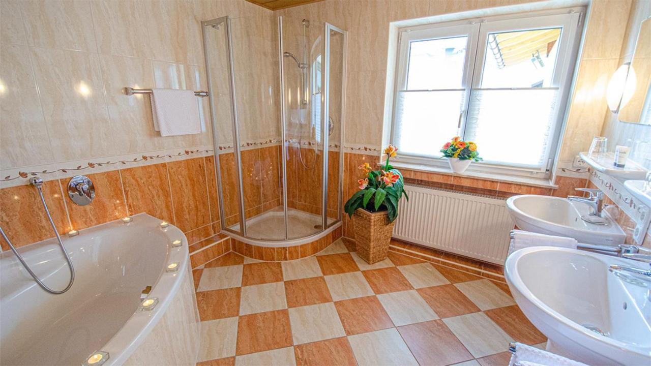 Family Suite Select