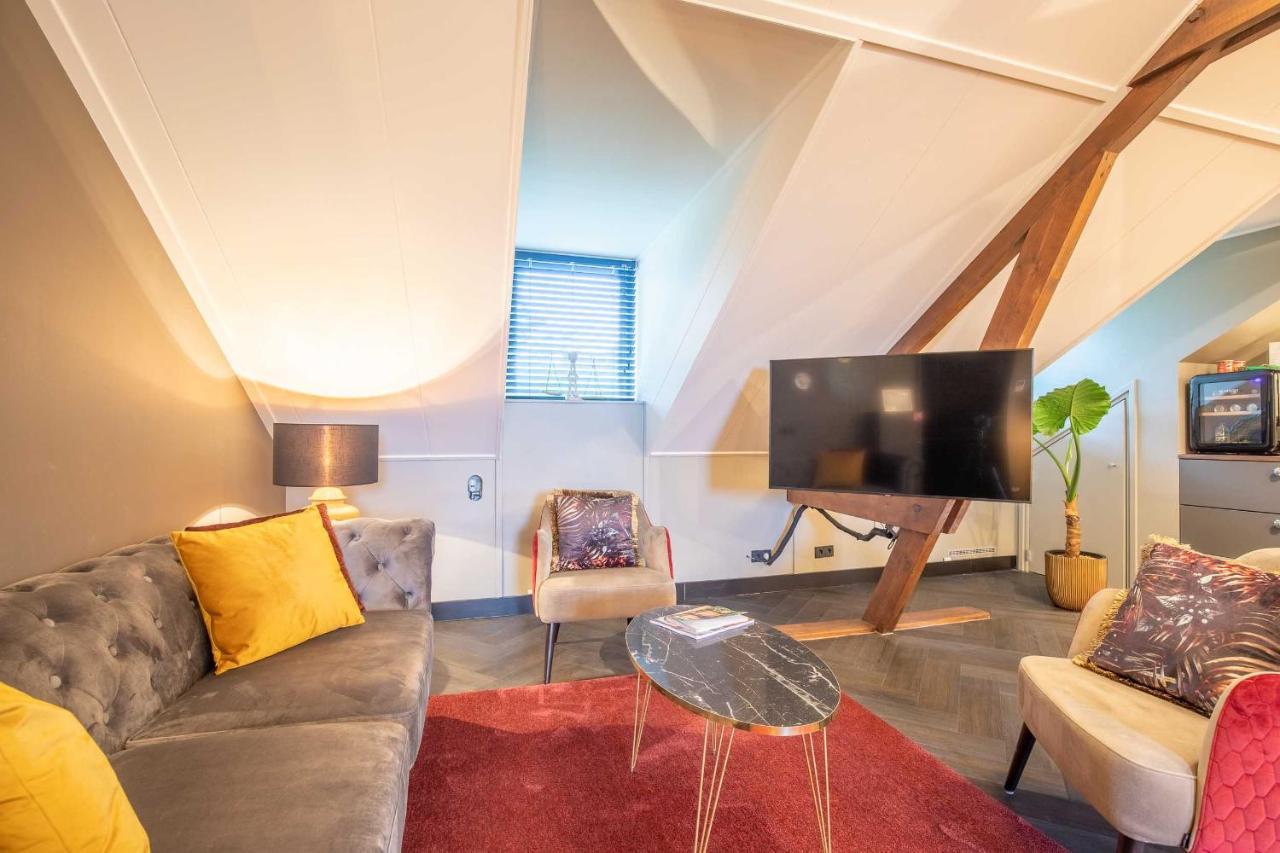 Deluxe King Suite