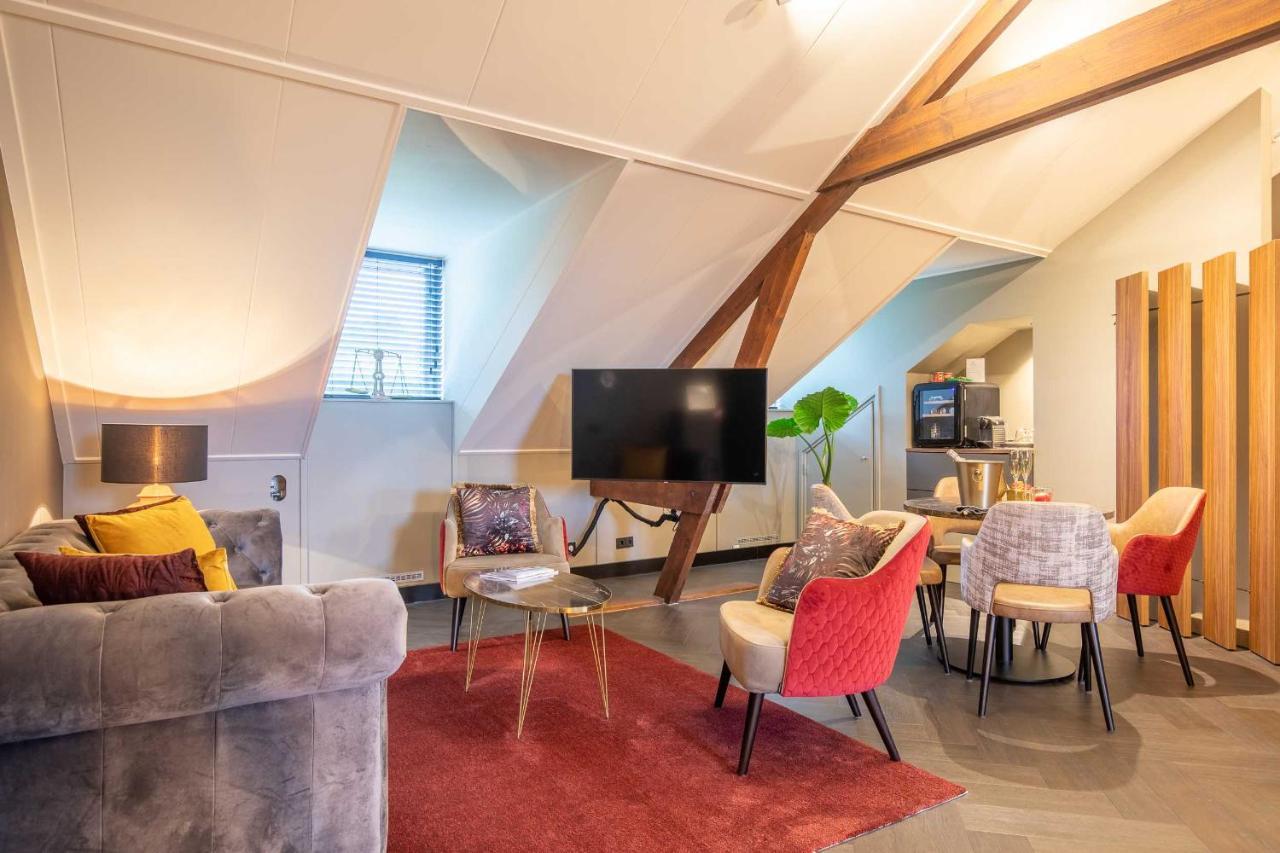Deluxe King Suite
